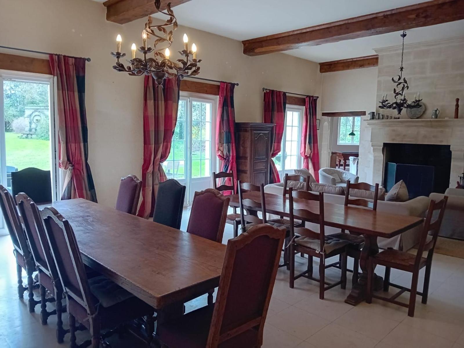 Château de Tilly-sur-Seulles Extérieur photo