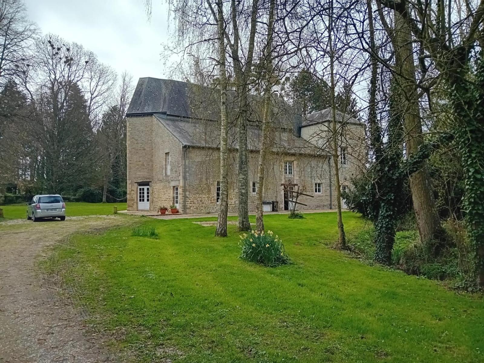 Château de Tilly-sur-Seulles Extérieur photo
