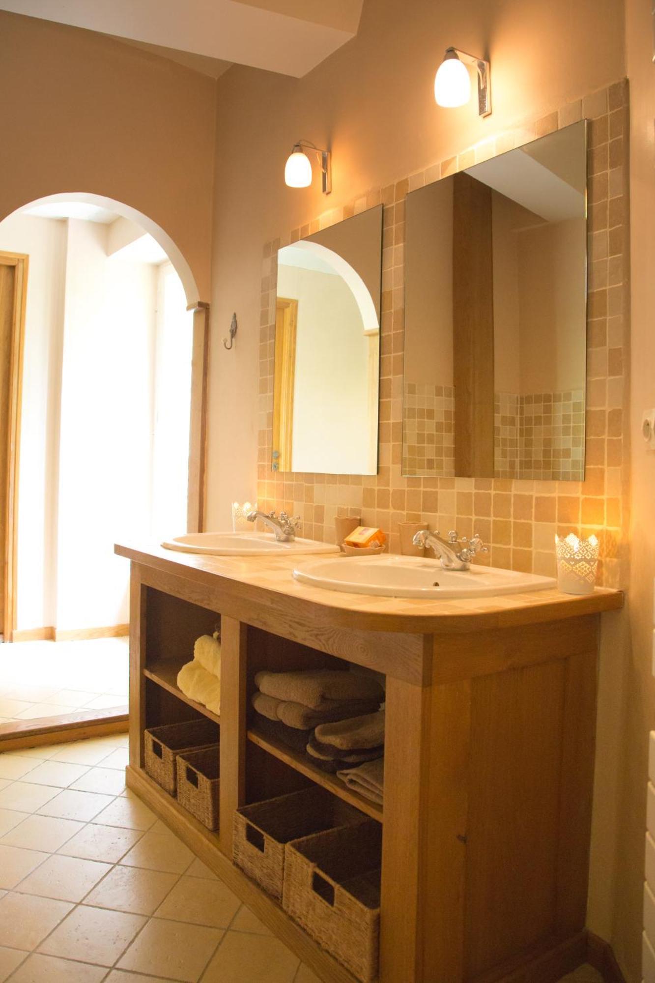 Château de Tilly-sur-Seulles Extérieur photo