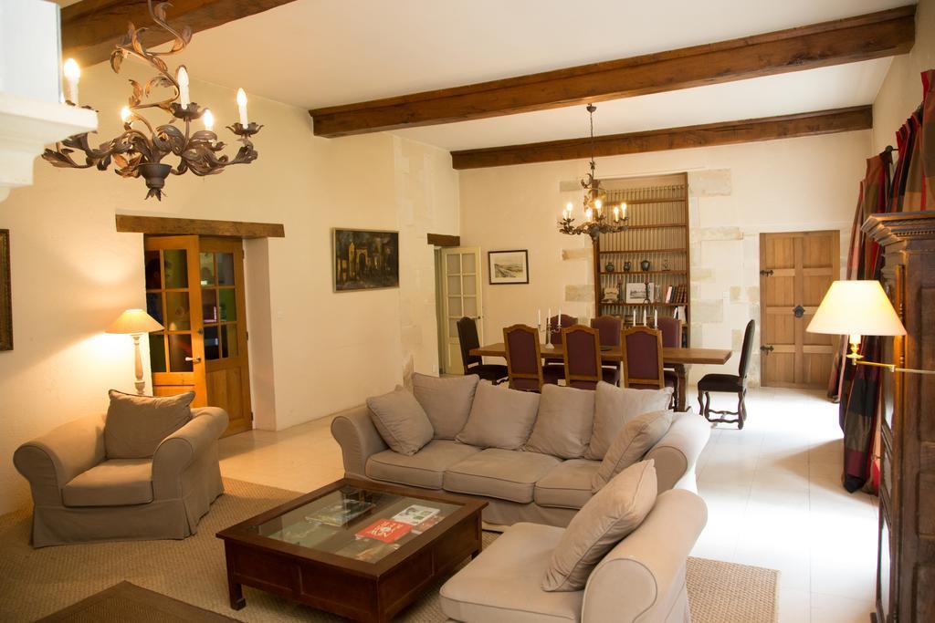Château de Tilly-sur-Seulles Extérieur photo