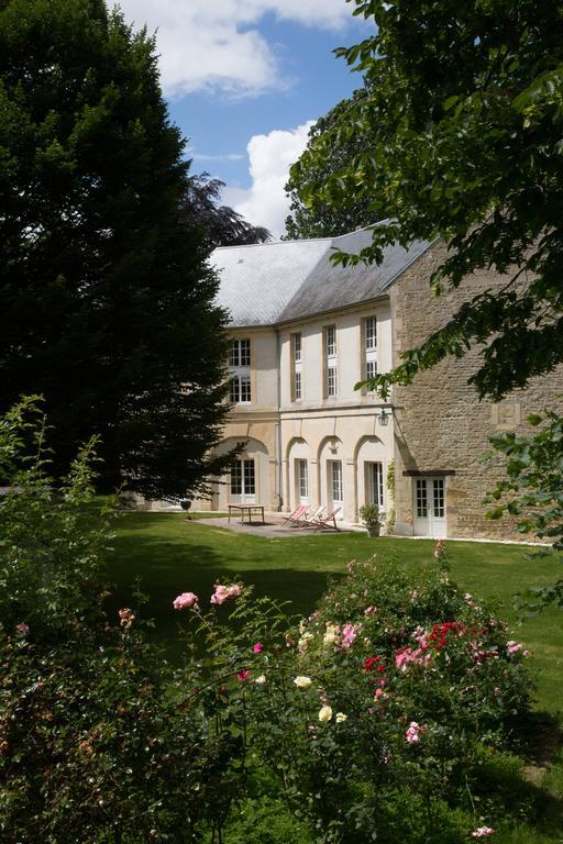 Château de Tilly-sur-Seulles Extérieur photo