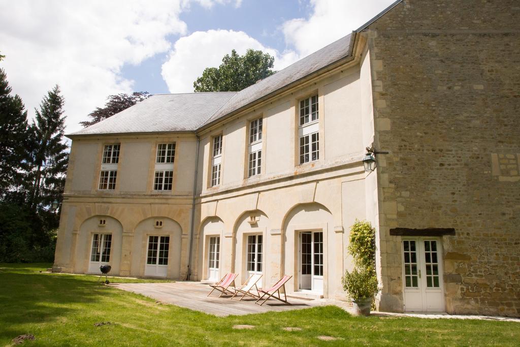 Château de Tilly-sur-Seulles Extérieur photo